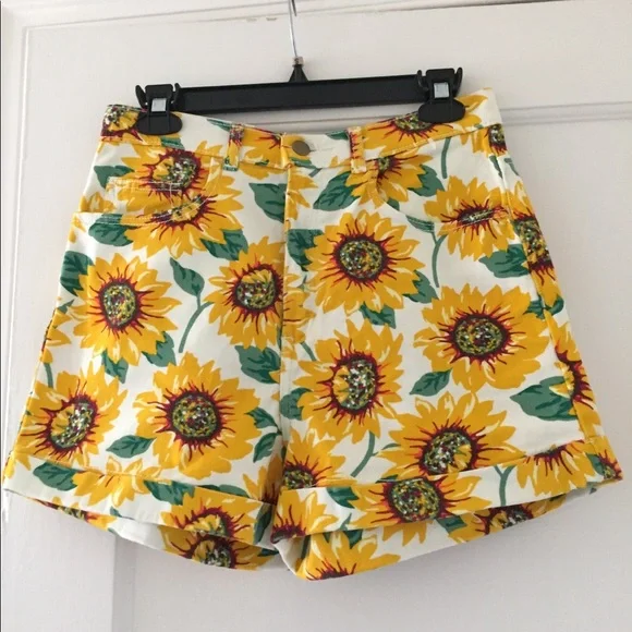 American Apparel 🌻Sunflowers🌻 High Rise Shorts